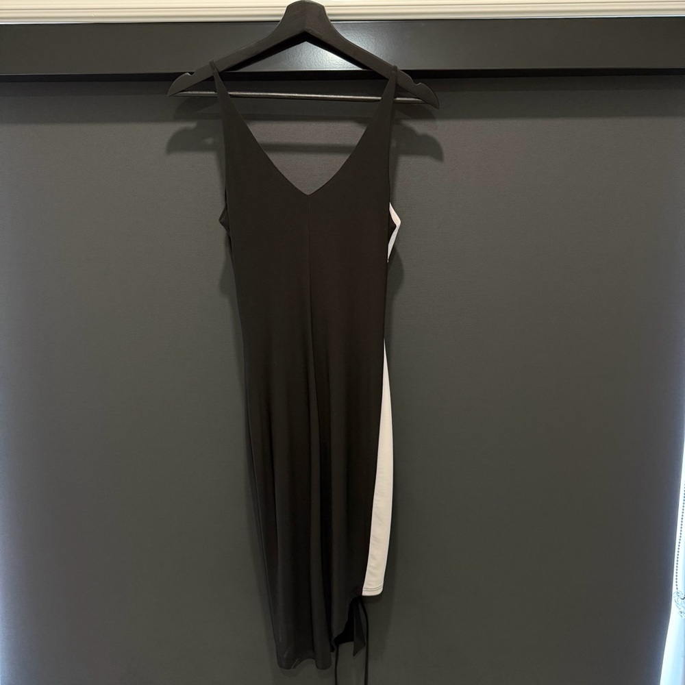 B&W DRESS - Picture 5 of 6